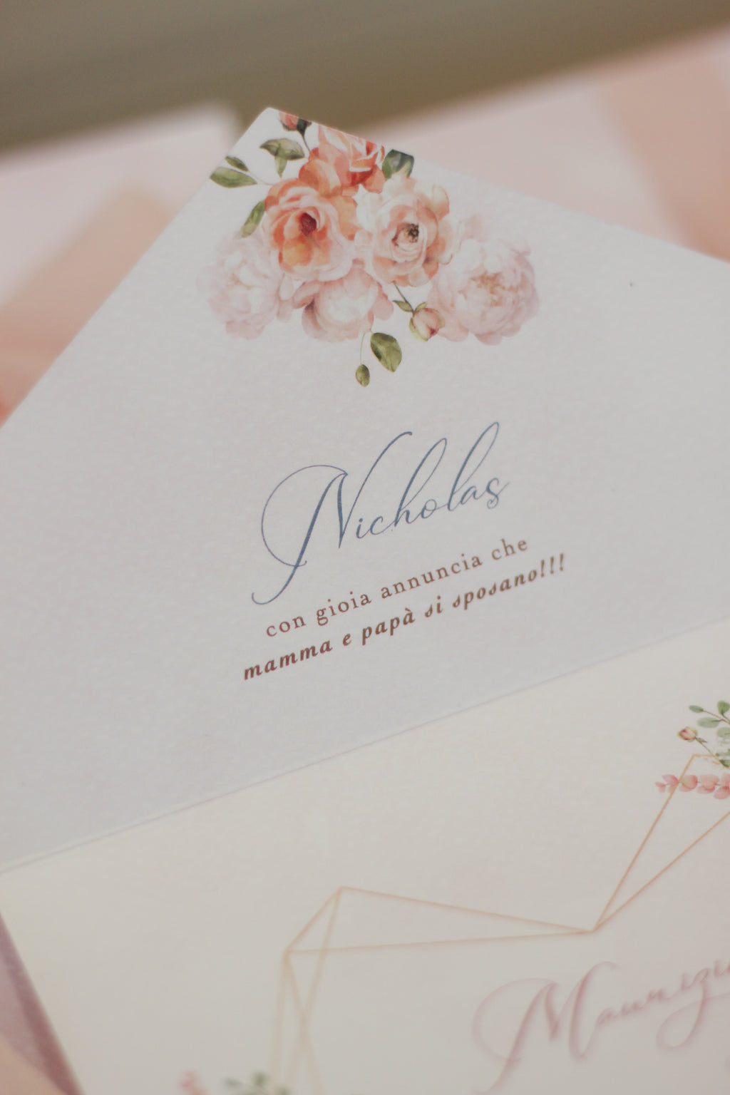Opzione Bimbo che annuncia il matrimonio di mamma e papà