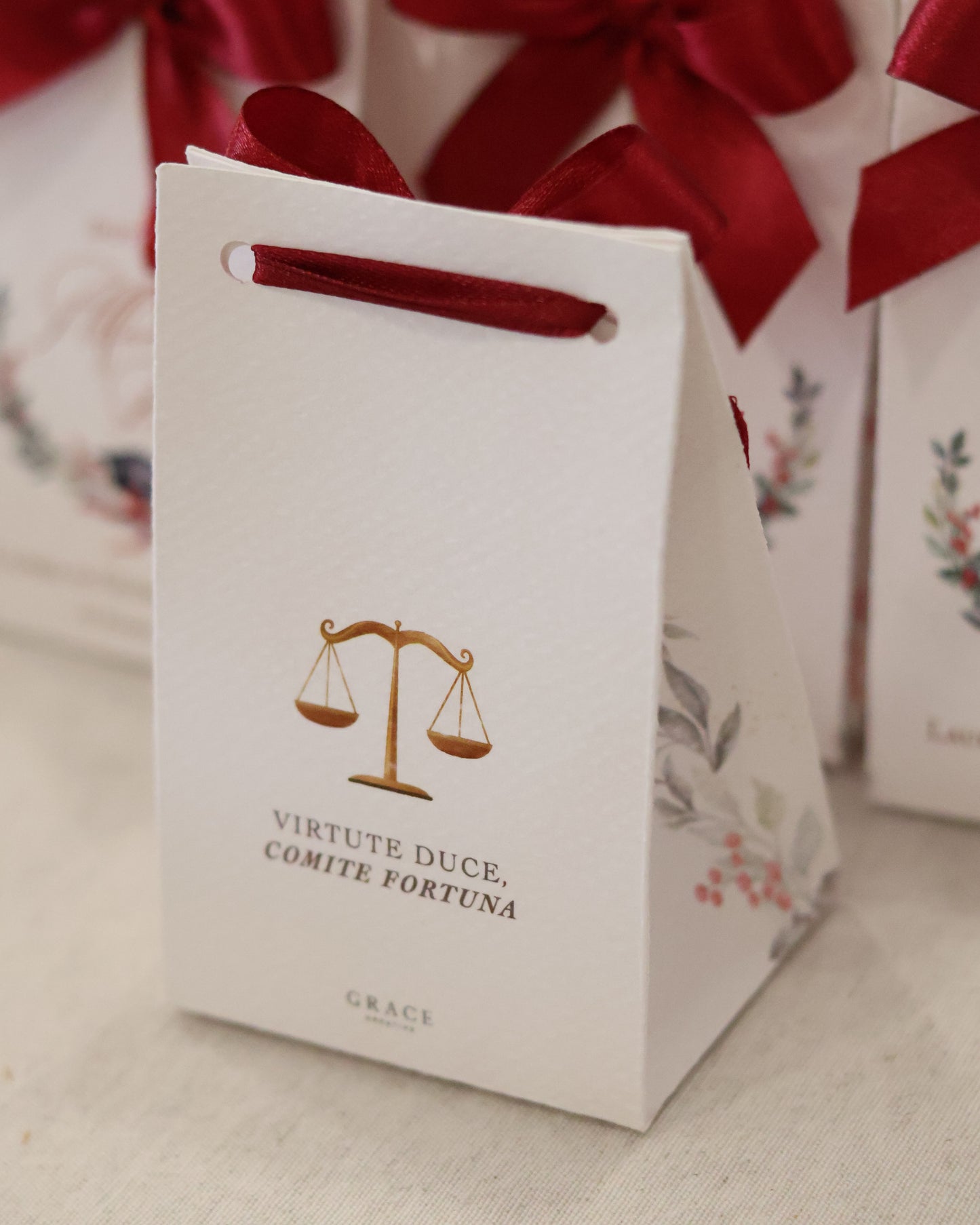 Scatolina Gift Laurea con Alloro, Tocco e Pergamena 2